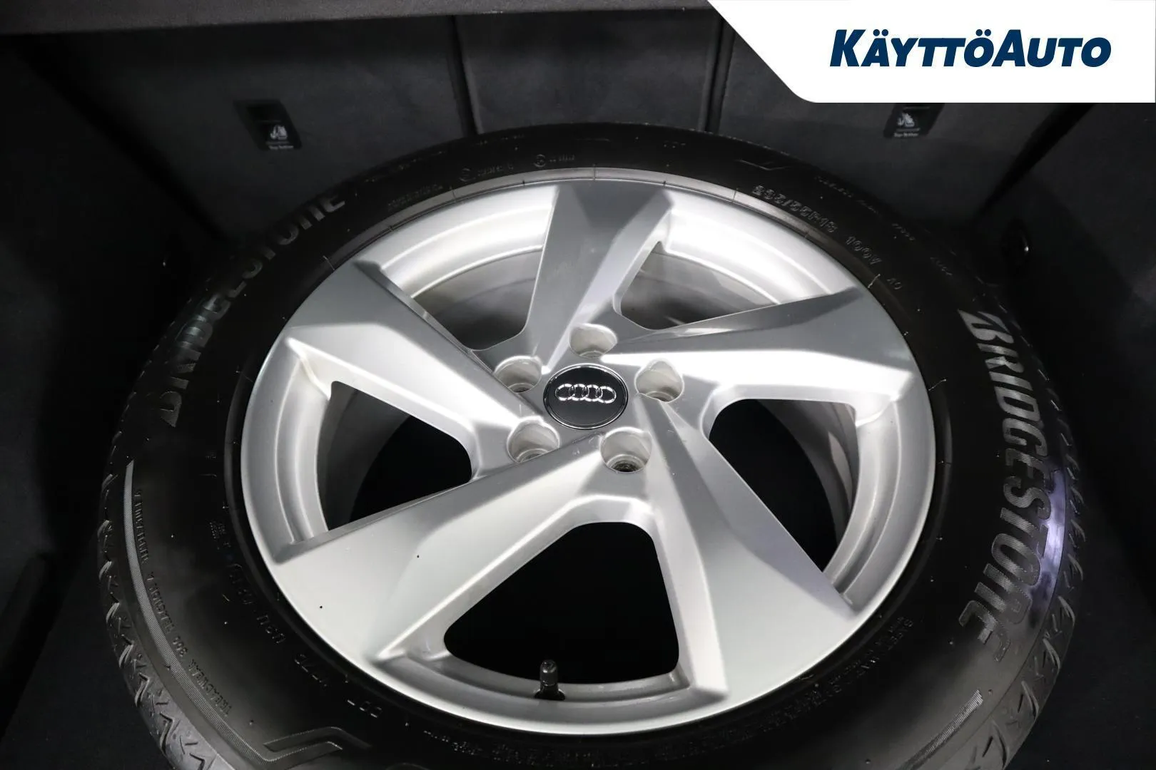 Audi Q3 ZMT-104 carousel image