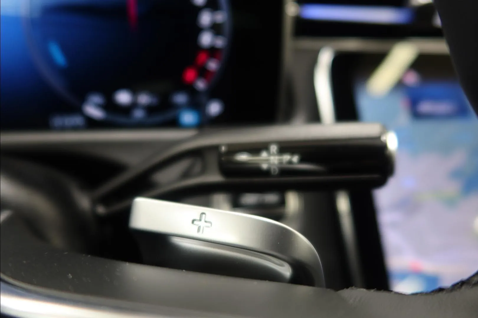 Mercedes-Benz E YMF-759 carousel image