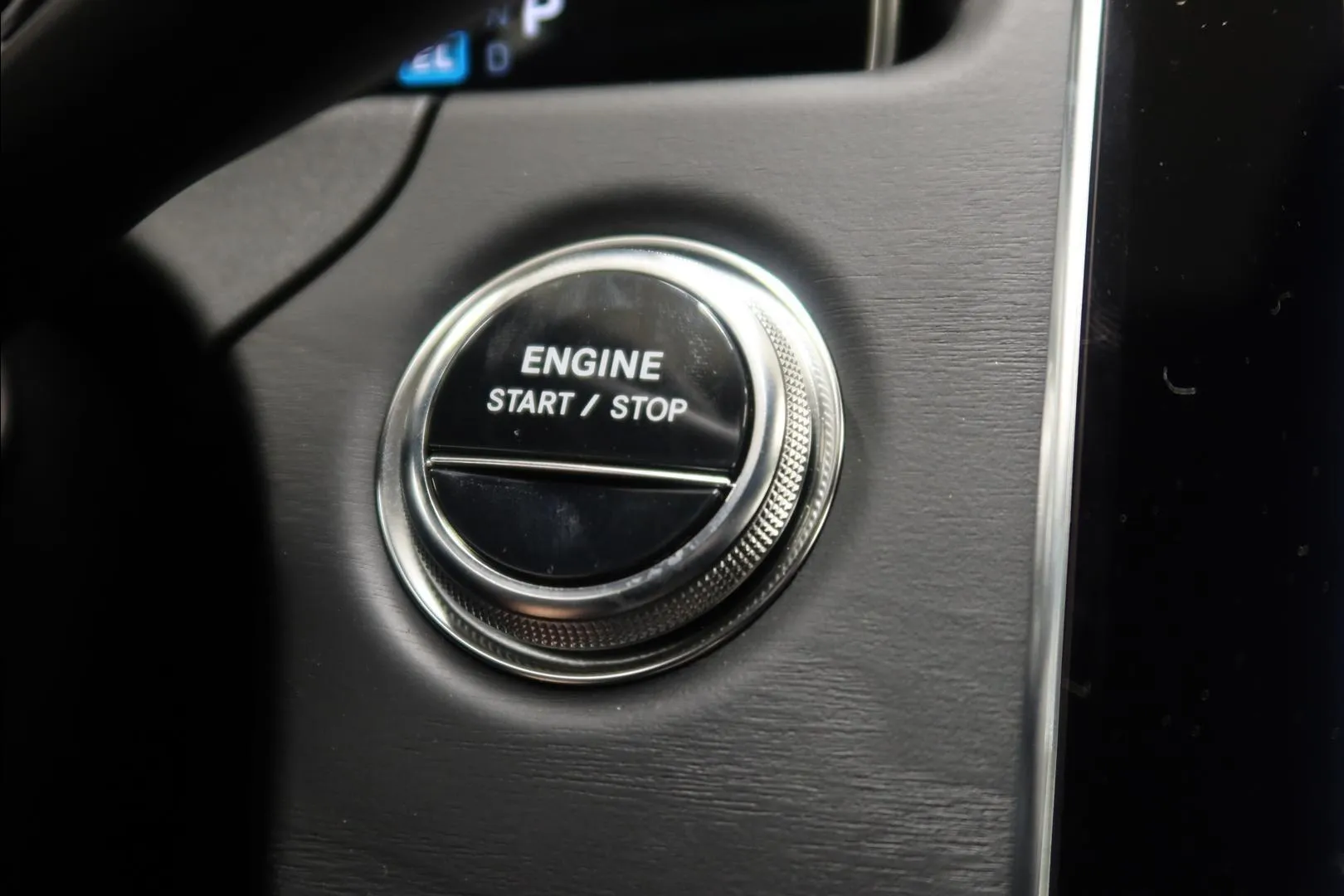 Mercedes-Benz E YMF-759 carousel image