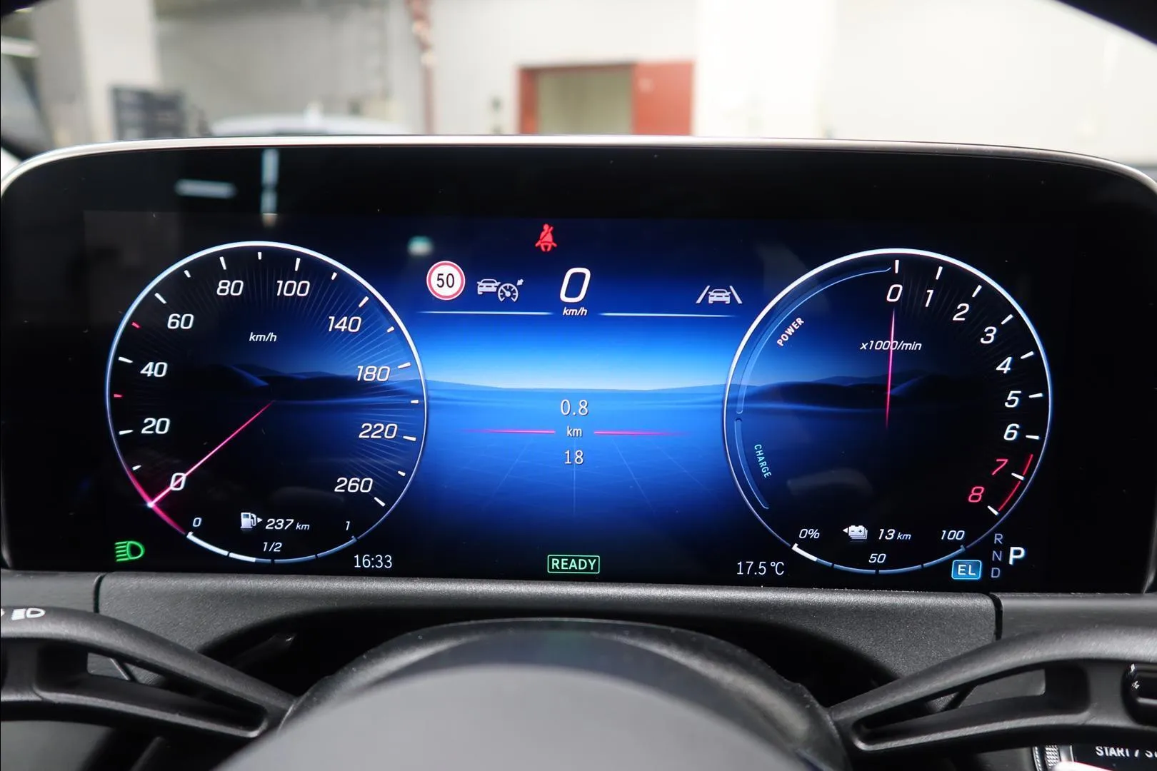 Mercedes-Benz E YMF-759 carousel image