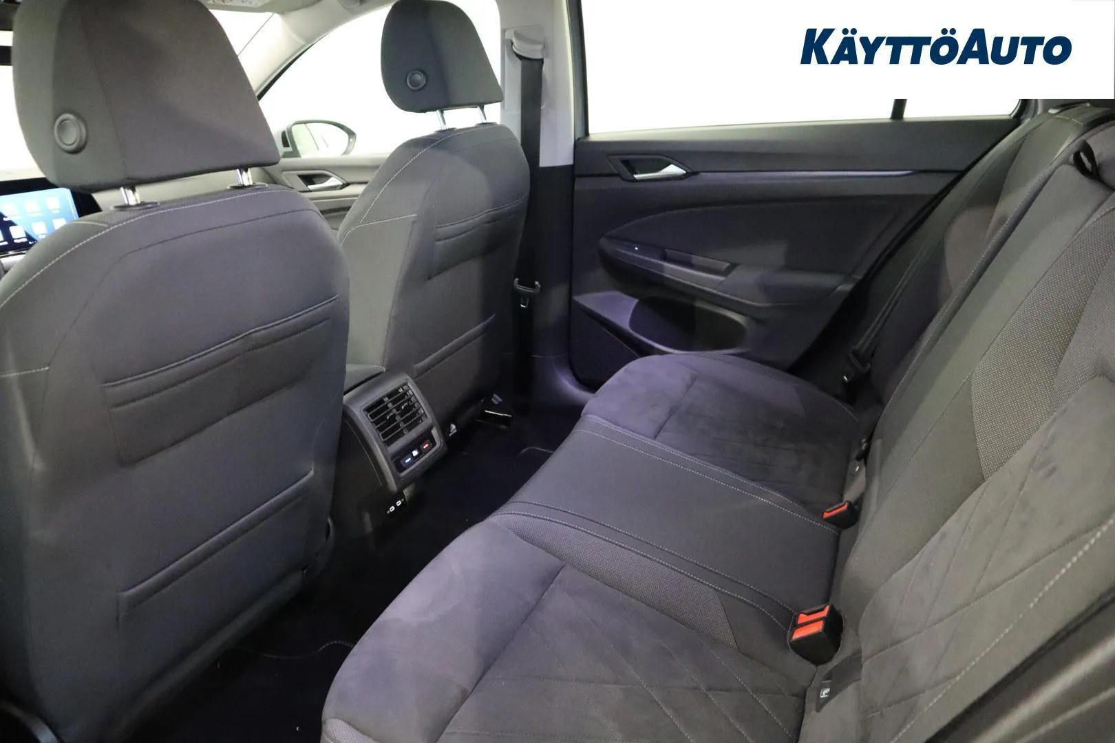 Volkswagen Golf IPC-347 carousel image