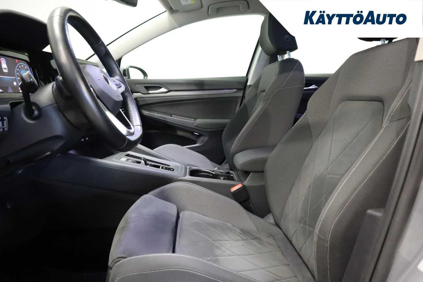 Volkswagen Golf IPC-347 carousel image