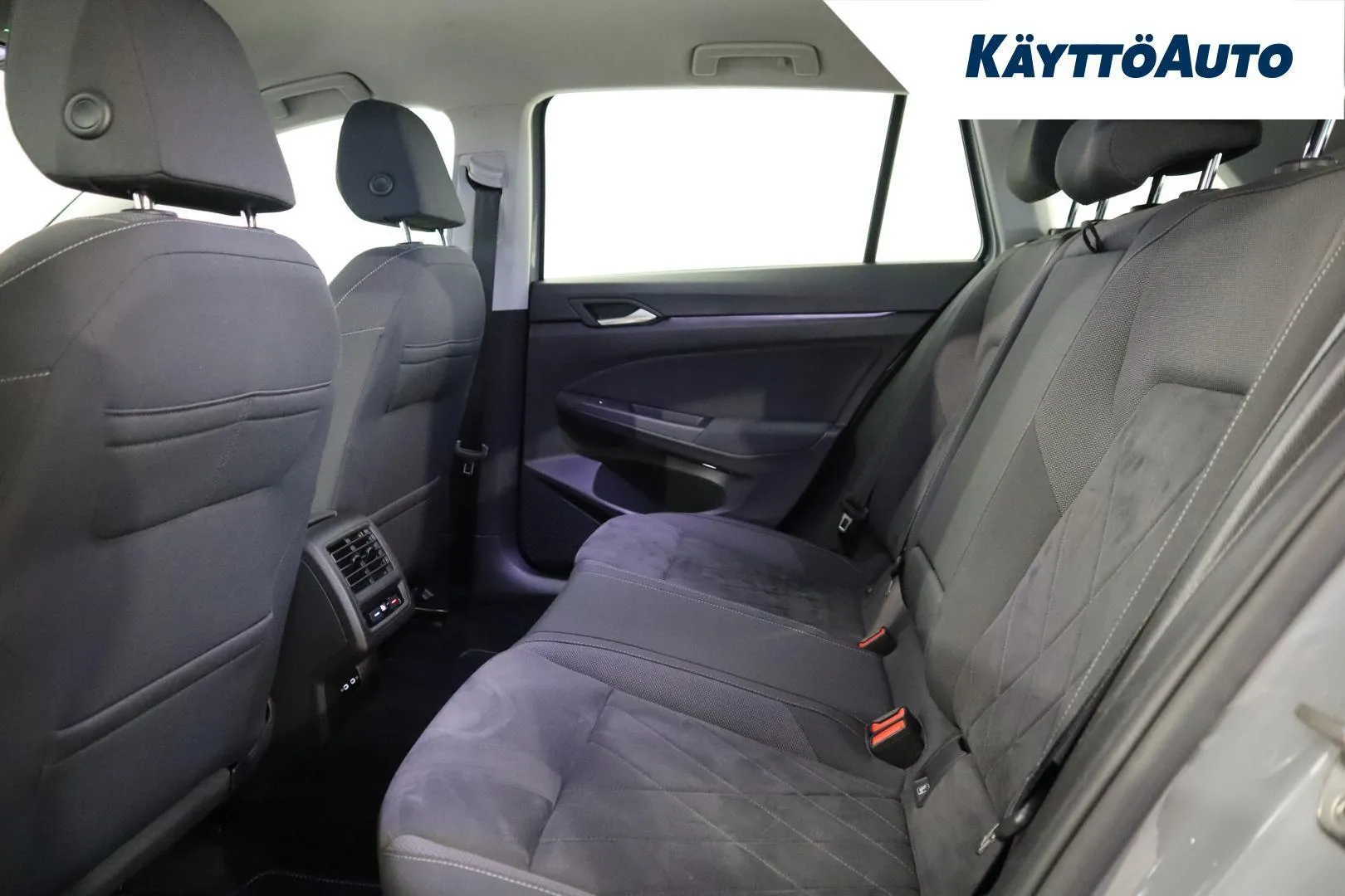 Volkswagen Golf IPC-347 carousel image