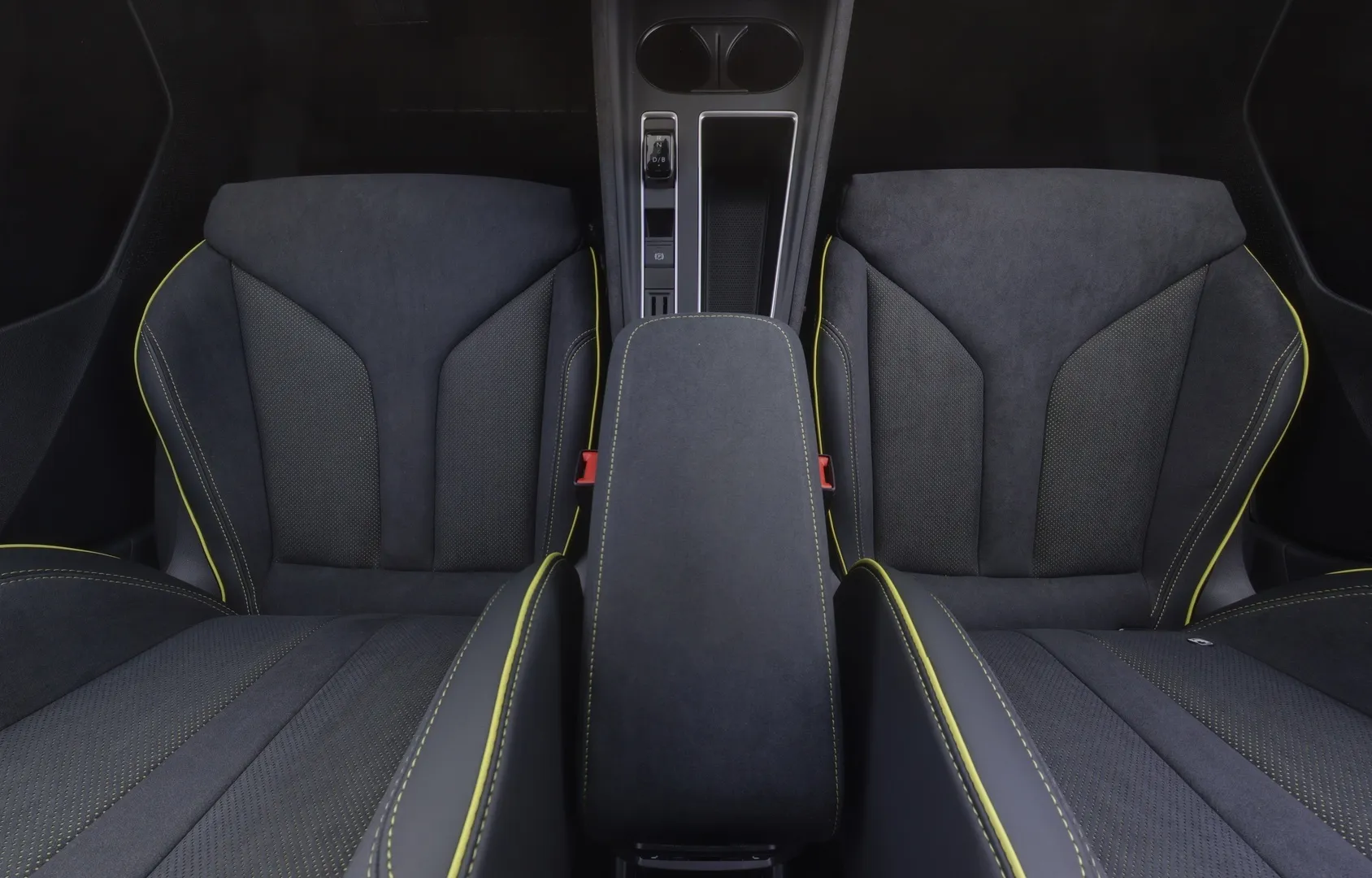 Skoda Elroq ZRC-855 carousel image