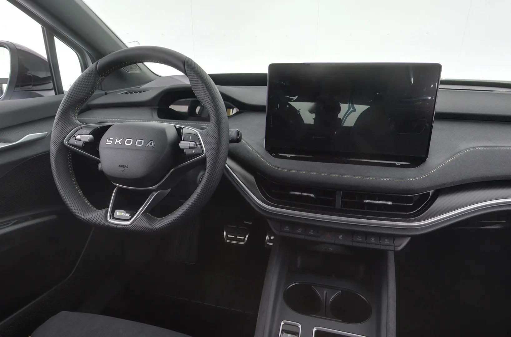 Skoda Elroq ZRC-855 carousel image