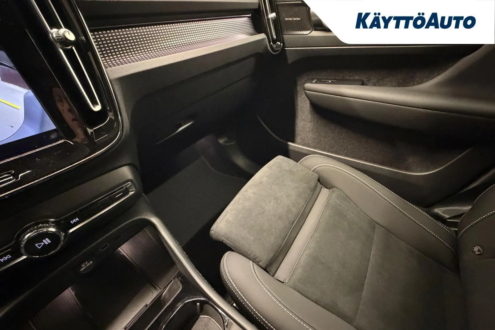 Volvo EC40 ZPZ-430 carousel image