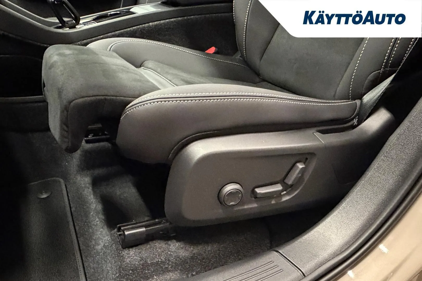 Volvo EC40 ZPZ-430 carousel image