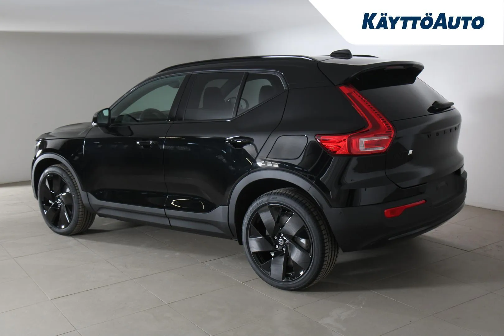 Volvo EX40 YMJ-642 carousel image