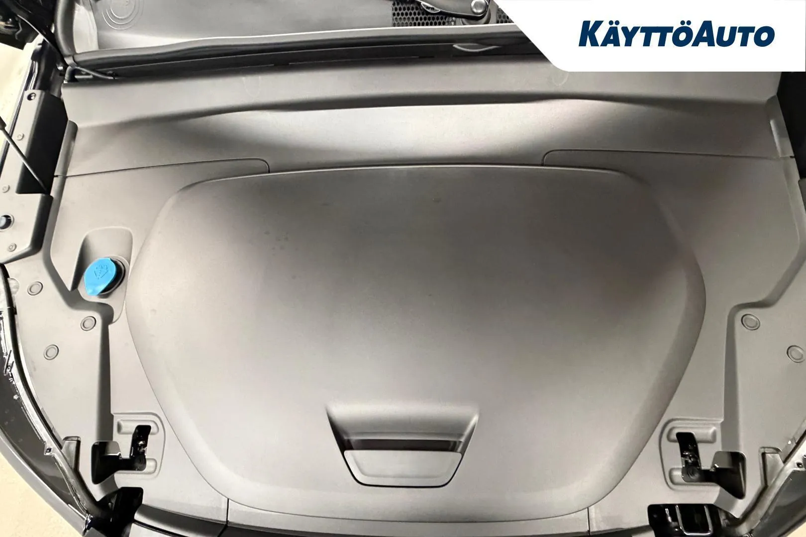 Volvo EX40 YMJ-642 carousel image