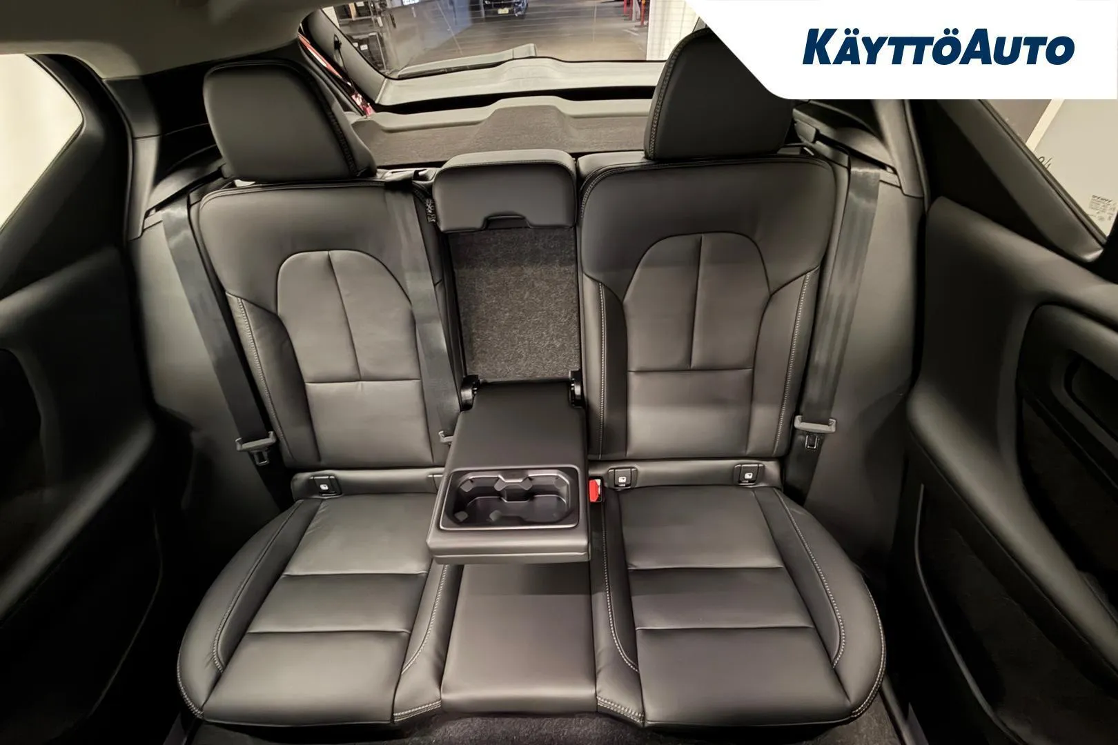 Volvo XC40 YMF-400 carousel image