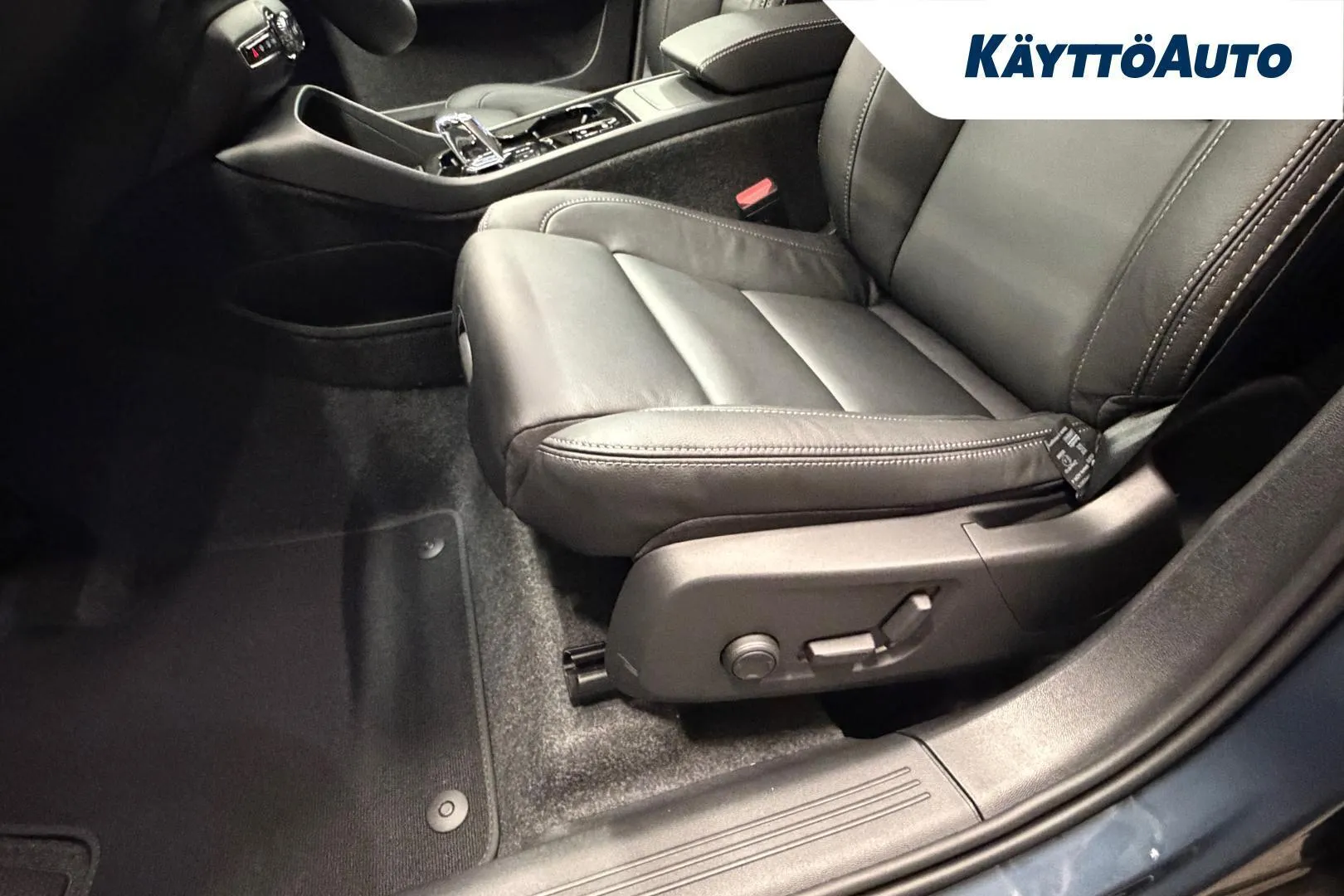 Volvo XC40 YMF-400 carousel image