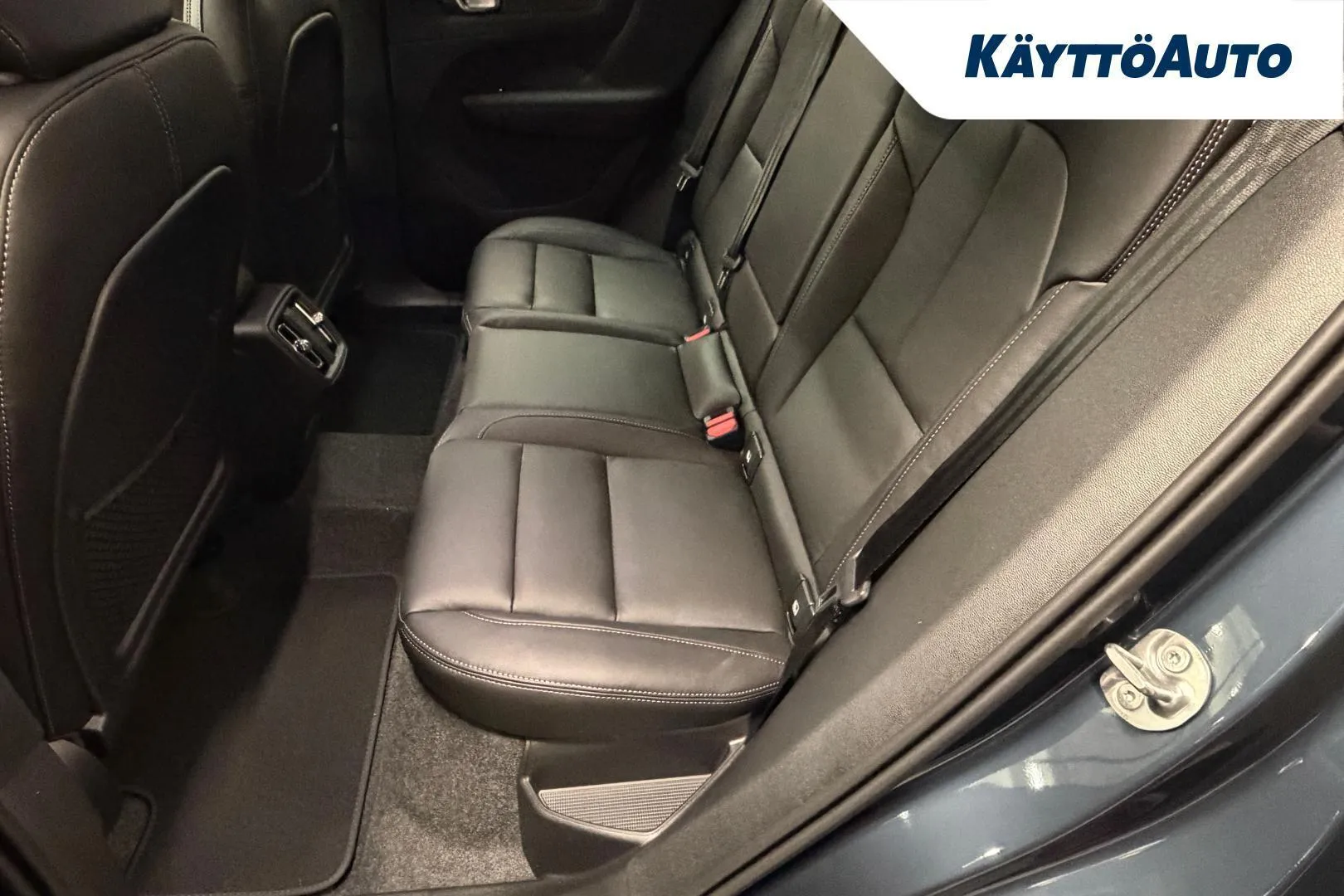 Volvo XC40 YMF-400 carousel image