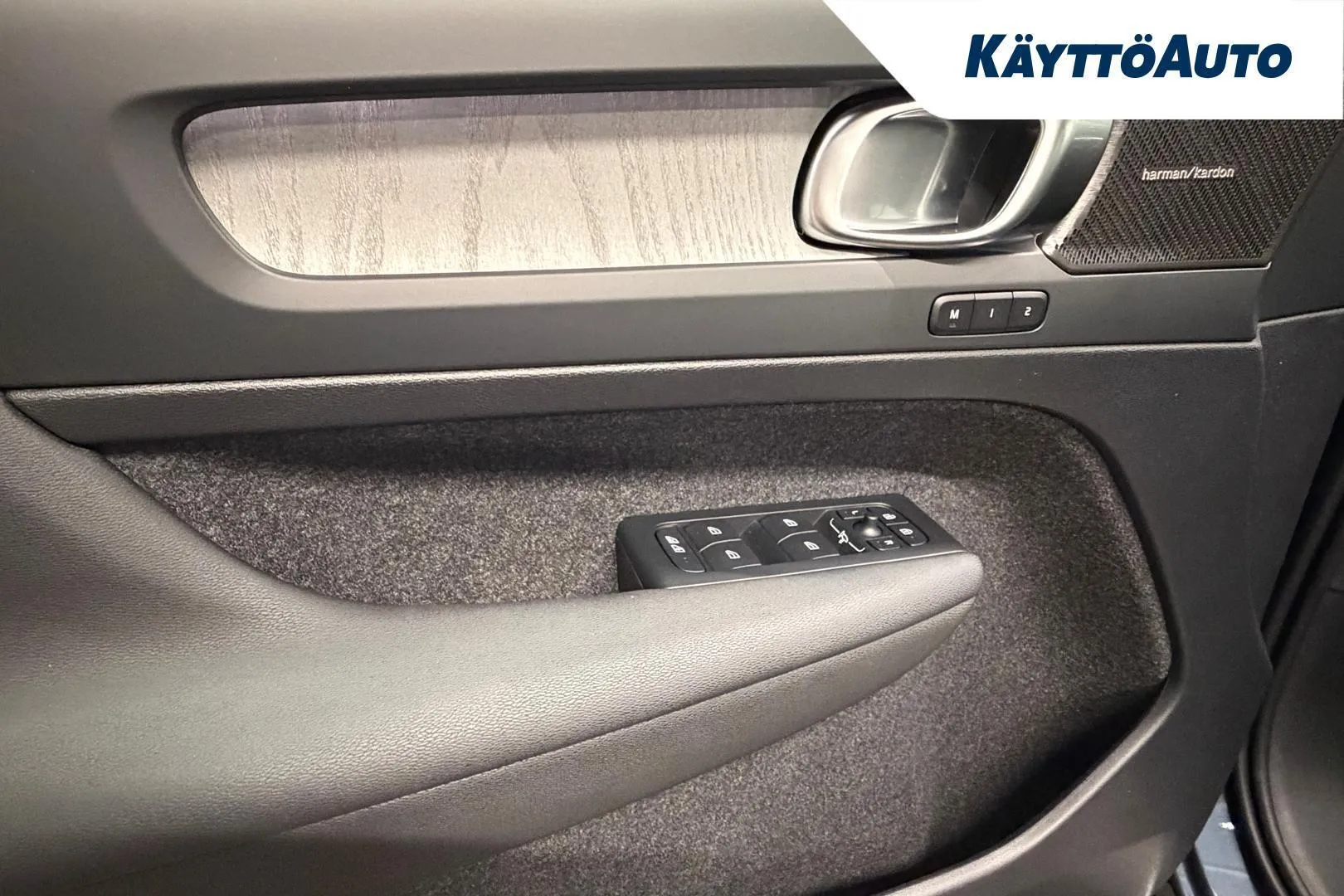 Volvo XC40 YMF-400 carousel image