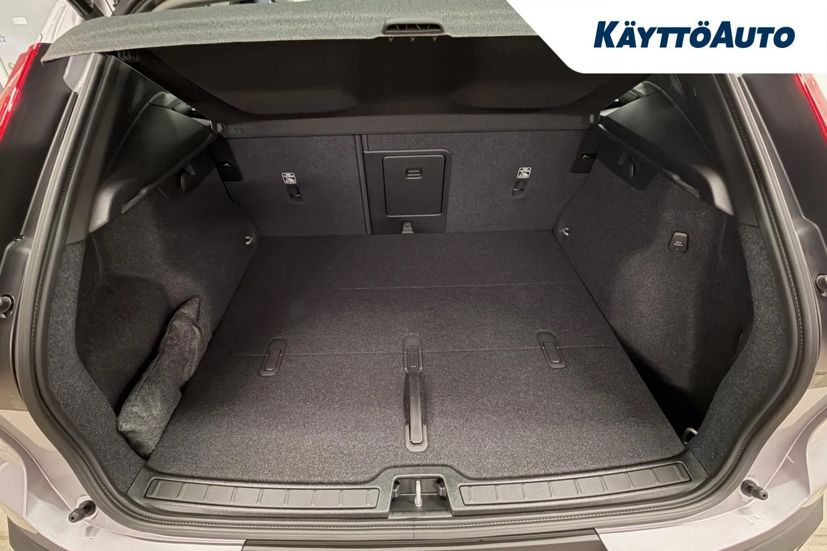 Volvo XC40 ZRH-513 carousel image