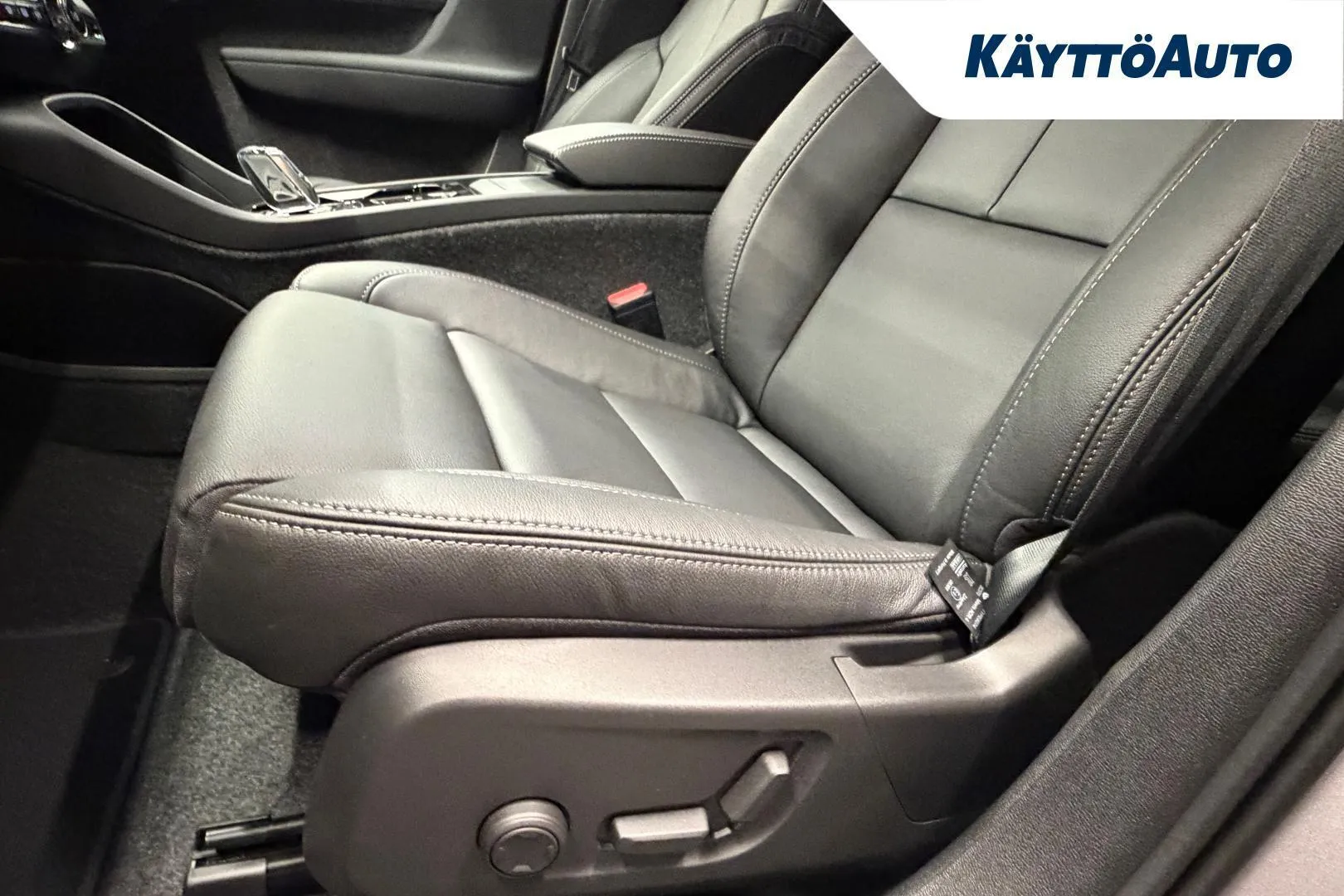 Volvo XC40 ZRH-513 carousel image