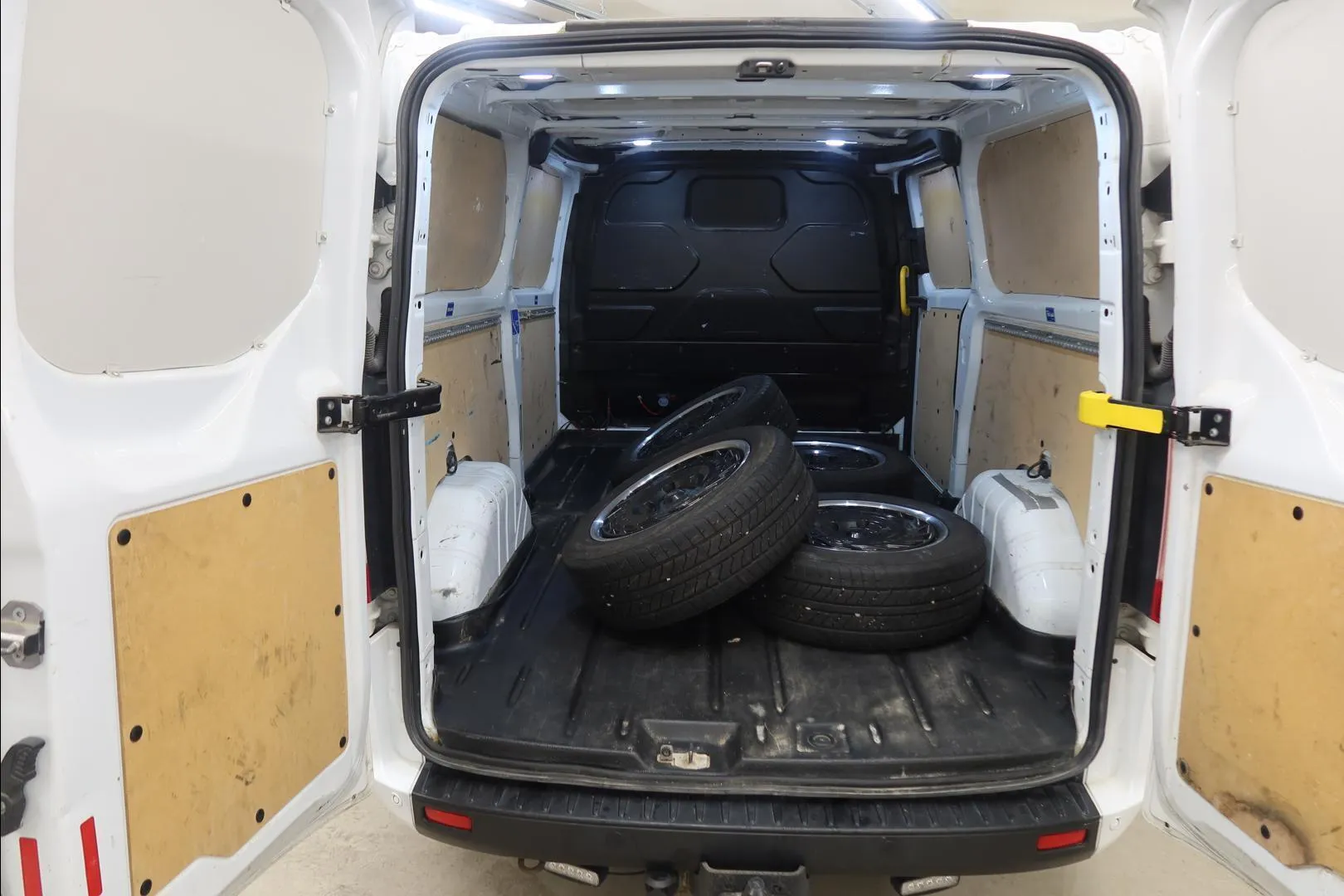 Ford Transit Custom YKI-994 carousel image