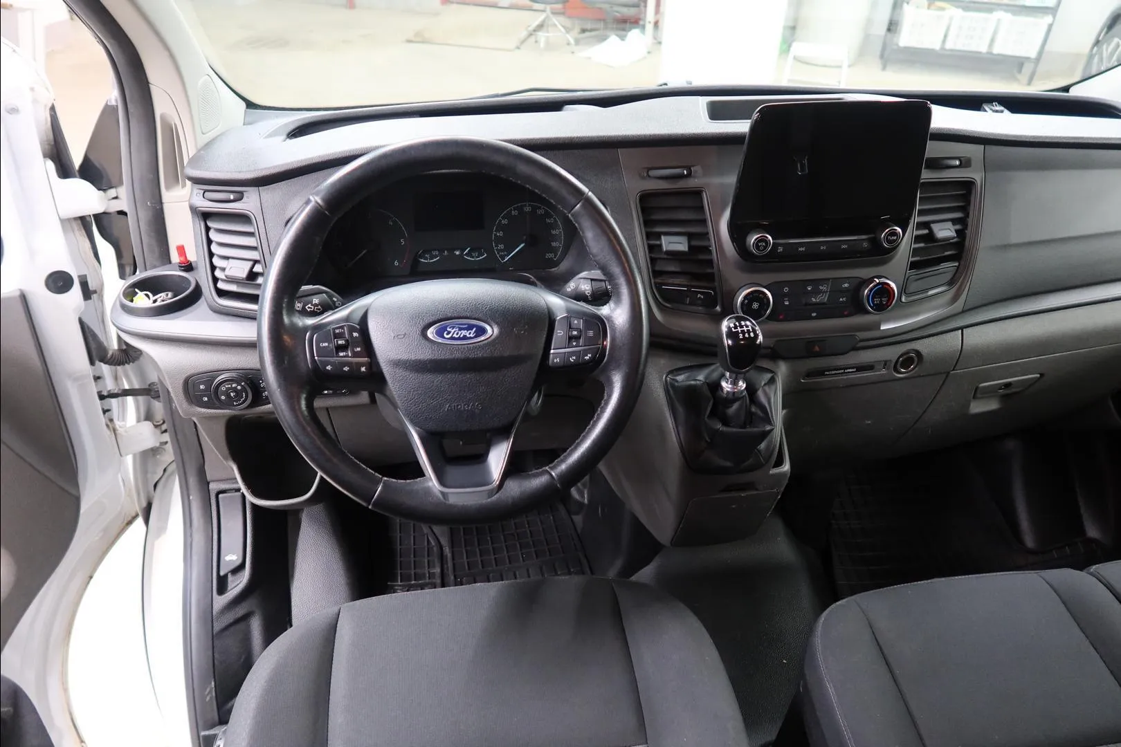 Ford Transit Custom YKI-994 carousel image