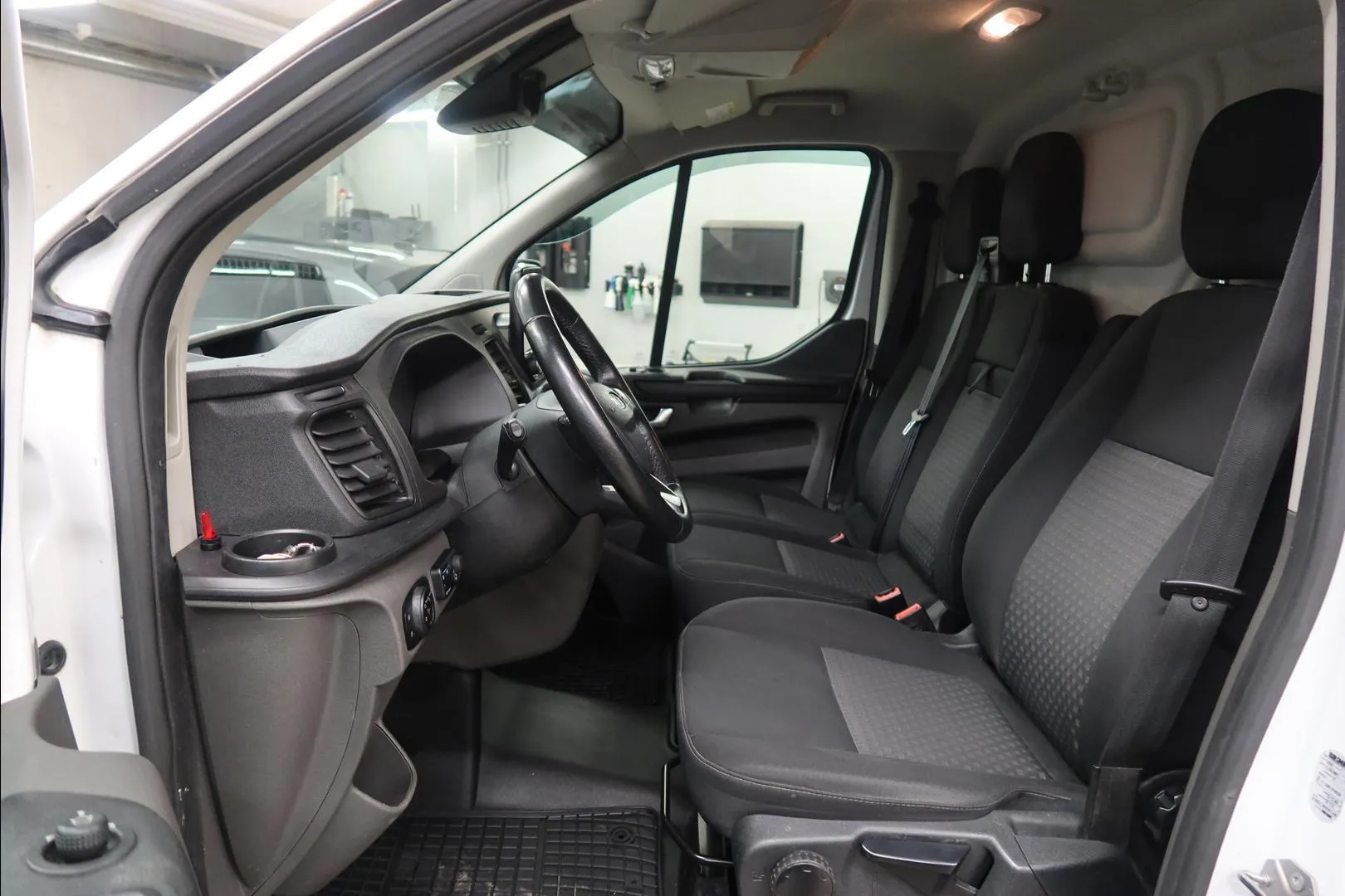 Ford Transit Custom YKI-994 carousel image