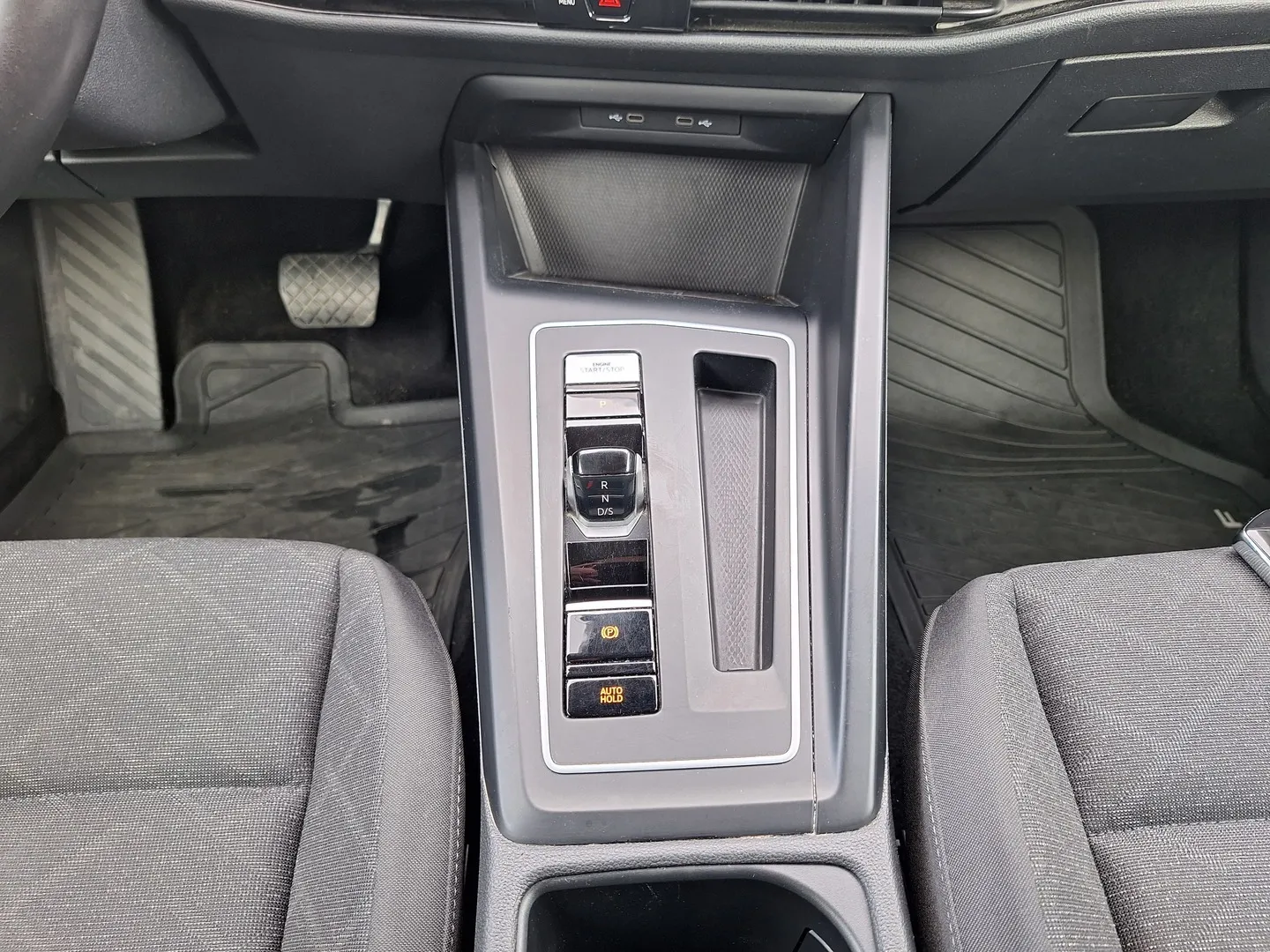 Volkswagen Golf ZOO-107 carousel image