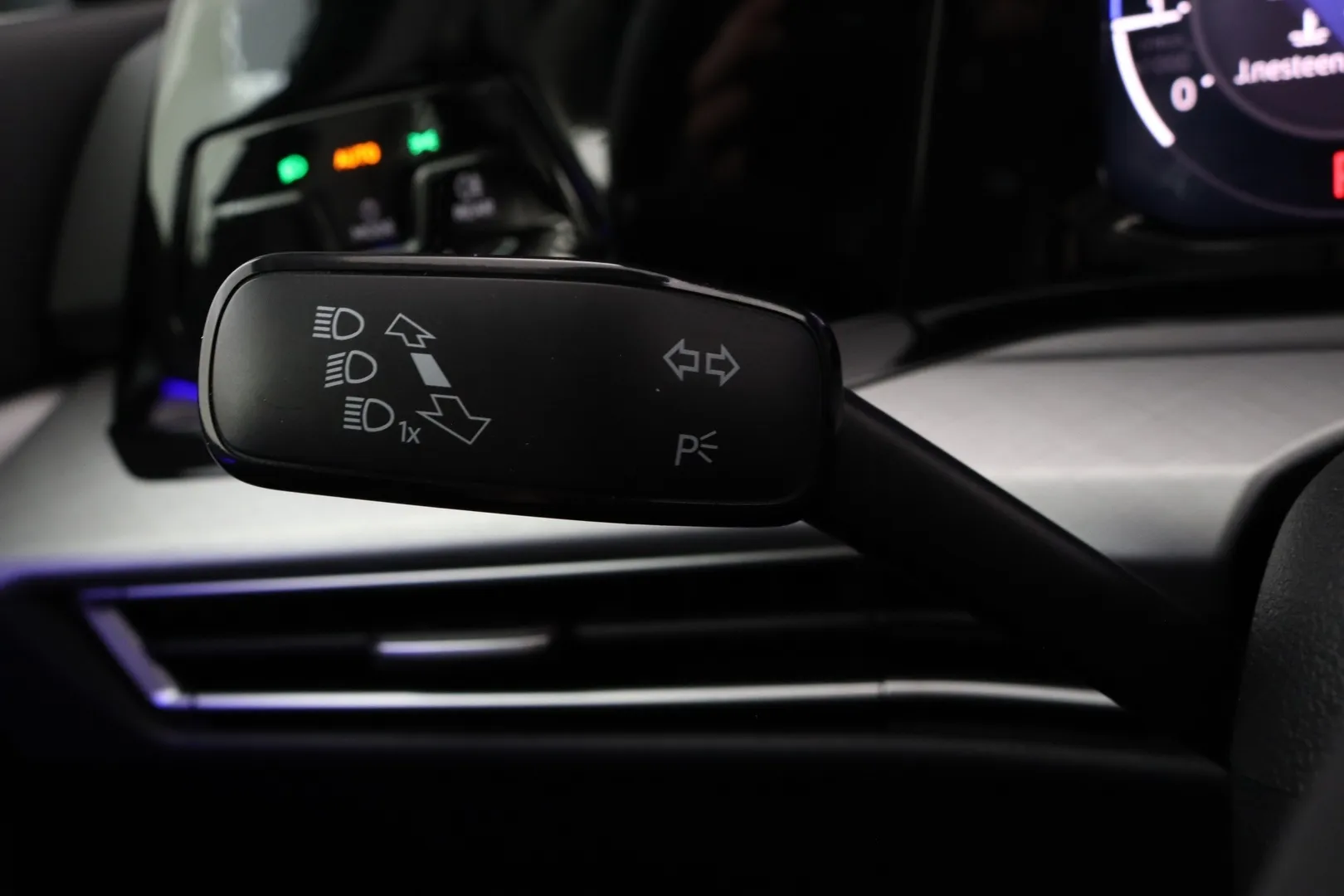 Volkswagen Golf ZOO-107 carousel image