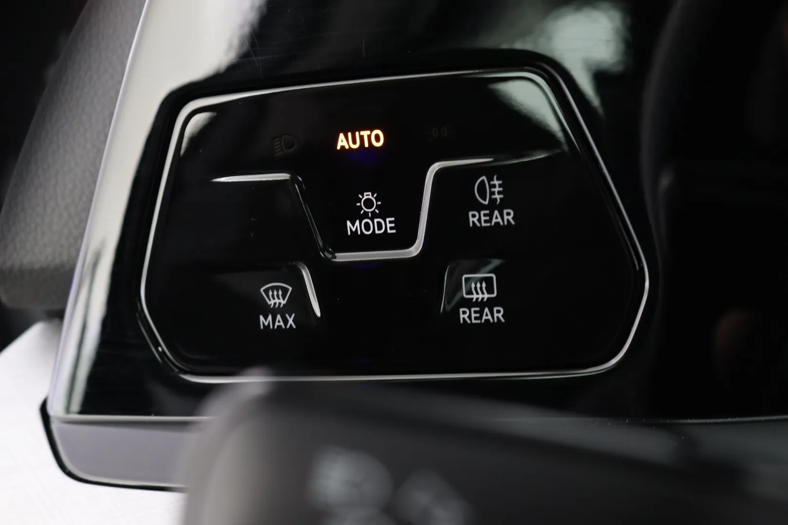 Volkswagen Golf ZOO-107 carousel image