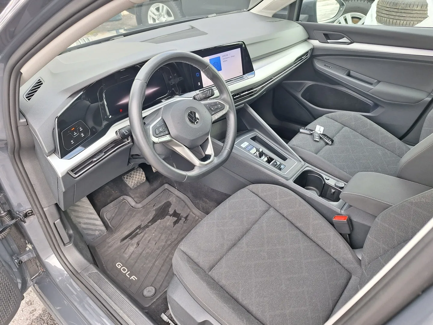 Volkswagen Golf ZOO-107 carousel image