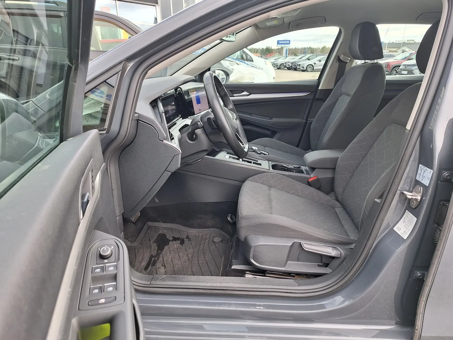 Volkswagen Golf ZOO-107 carousel image