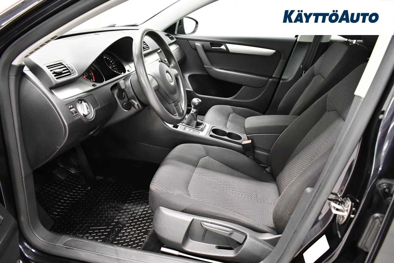 Volkswagen Passat GKM-278 carousel image