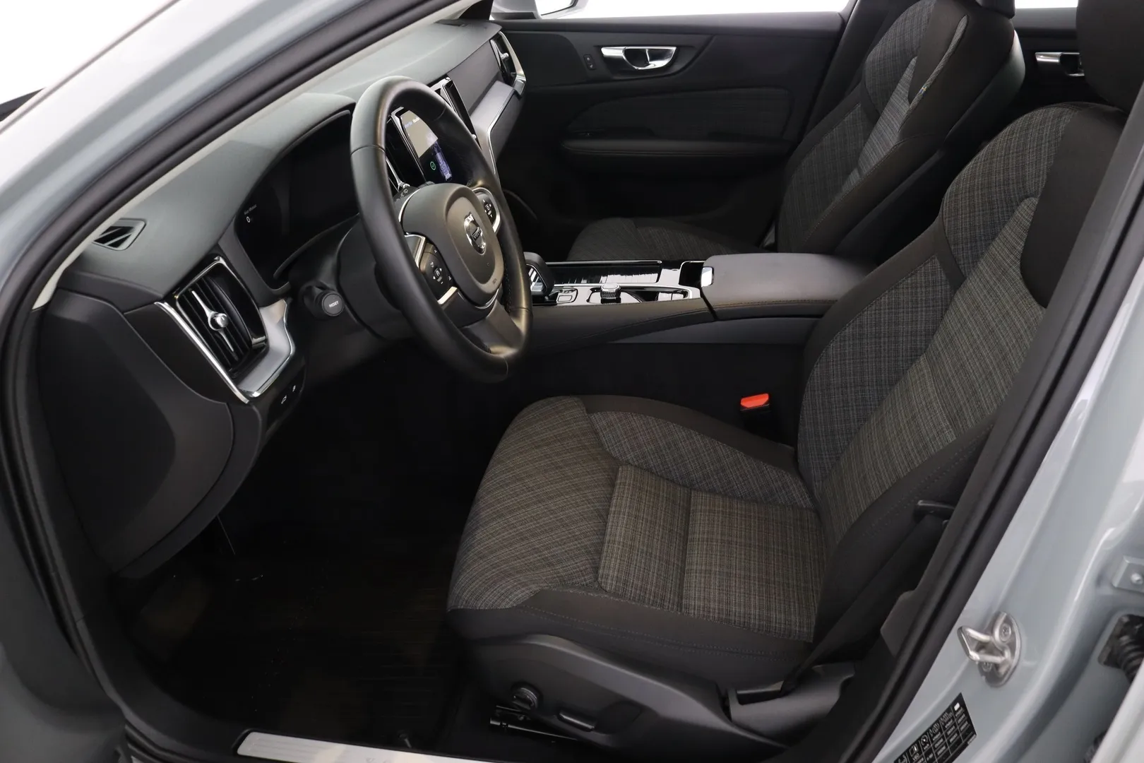 Volvo V60 GPY-876 carousel image