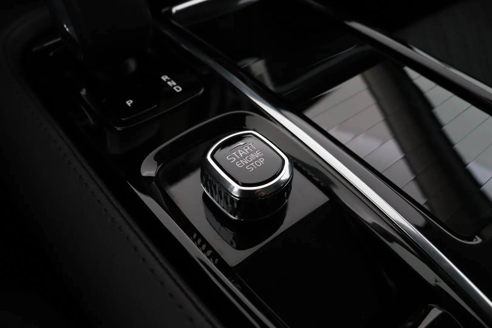 Volvo V60 GPY-876 carousel image