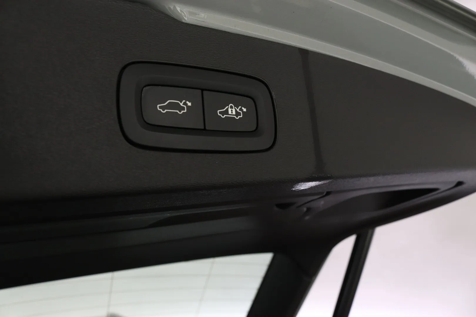 Volvo V60 GPY-876 carousel image