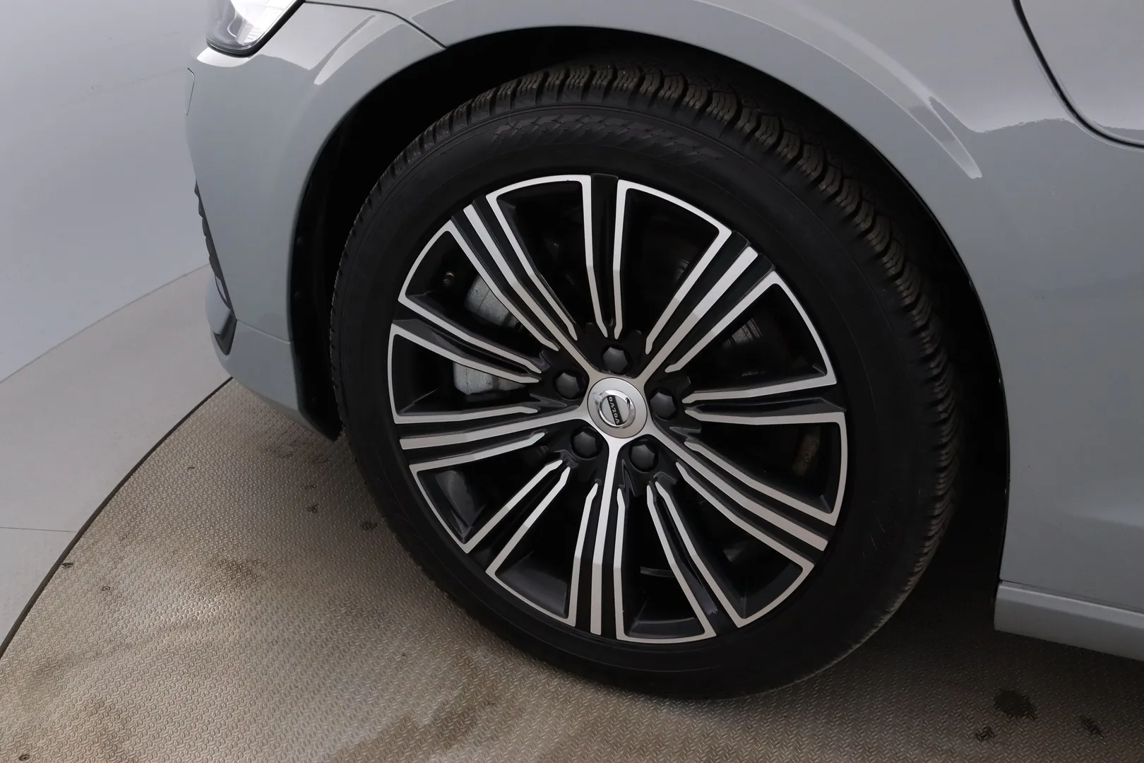 Volvo V60 GPY-876 carousel image