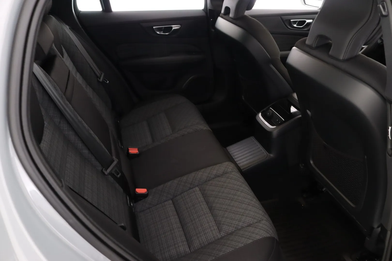 Volvo V60 GPY-876 carousel image