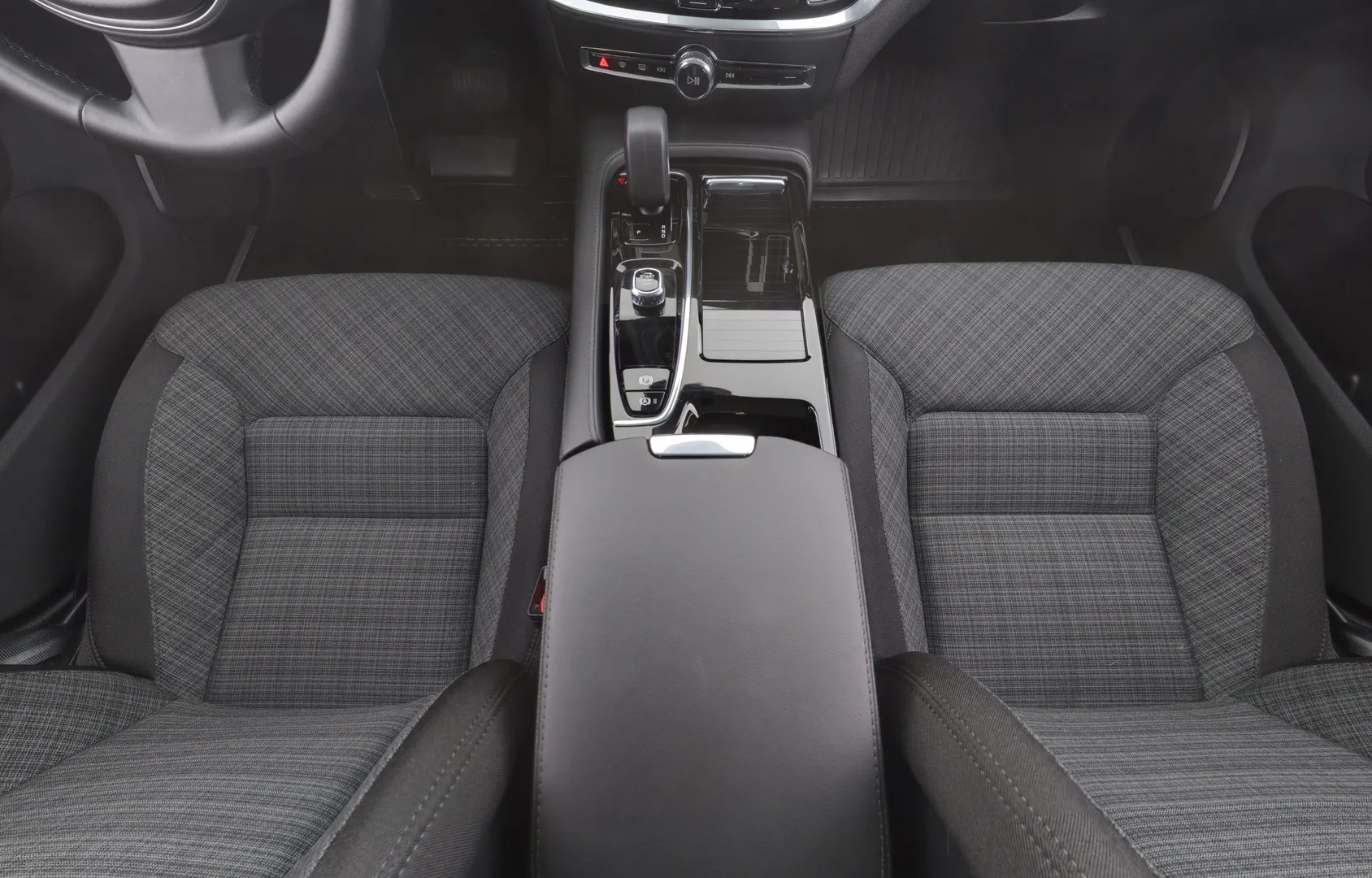 Volvo V60 GPY-876 carousel image