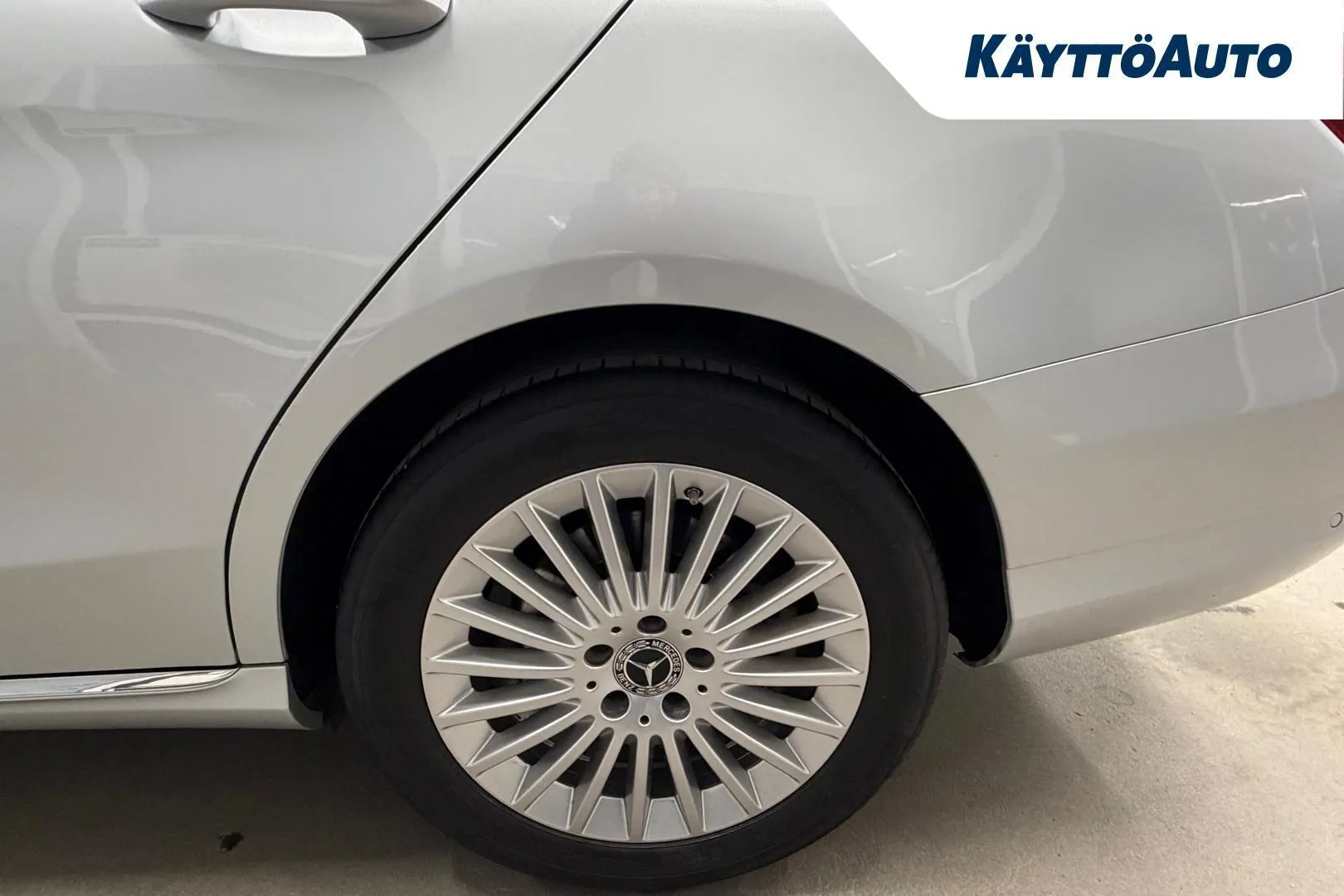 Mercedes-Benz C EOB-625 carousel image