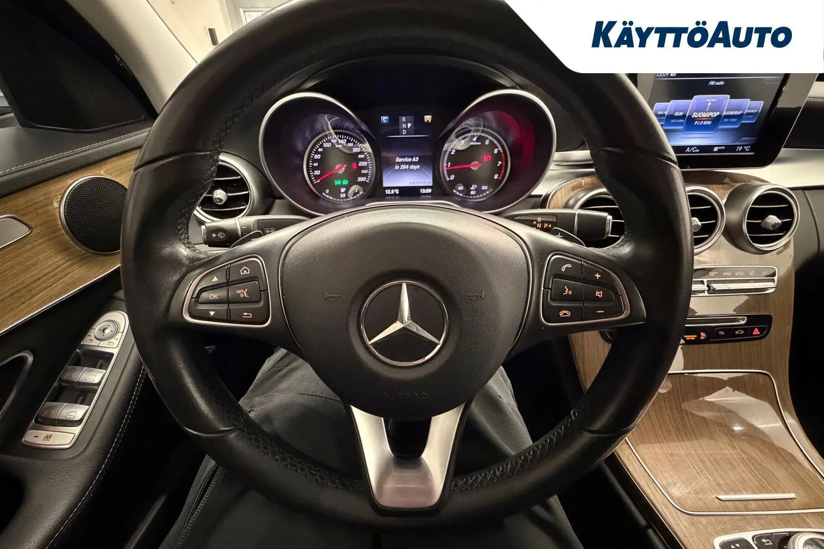 Mercedes-Benz C EOB-625 carousel image