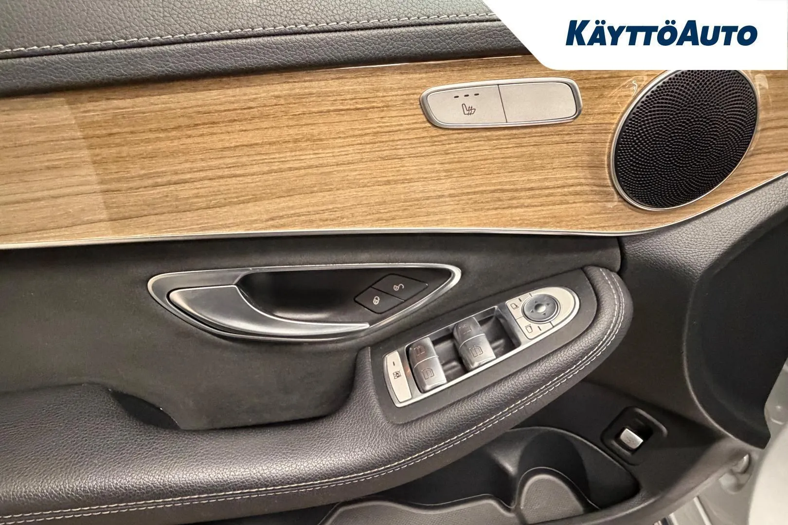 Mercedes-Benz C EOB-625 carousel image