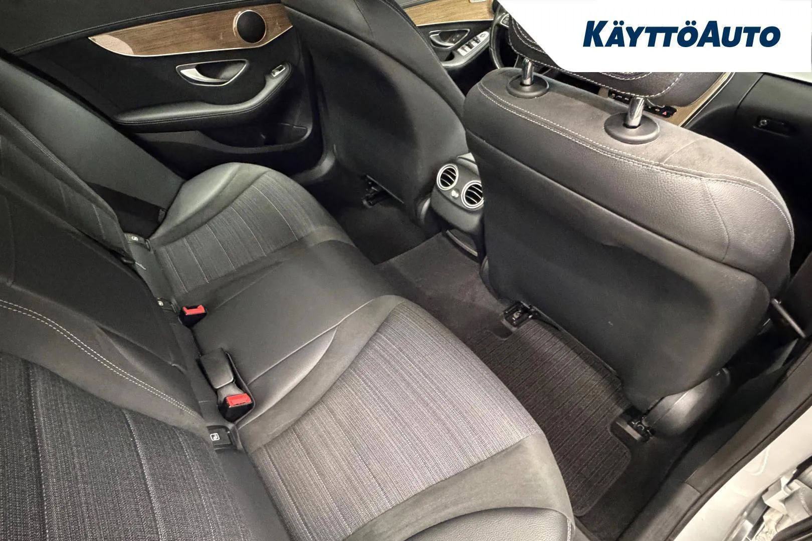 Mercedes-Benz C EOB-625 carousel image