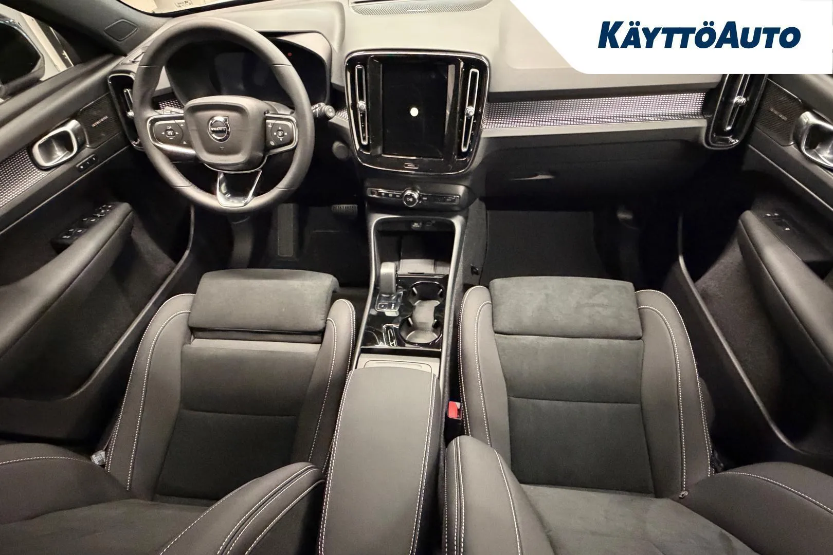 Volvo EX40 ZRA-448 carousel image