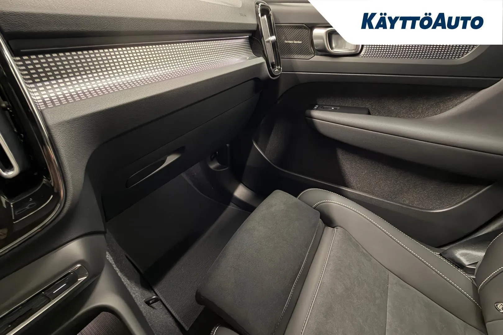 Volvo EC40 ZRC-205 carousel image