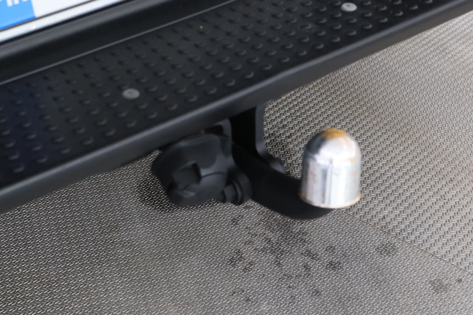 Volkswagen Amarok JKK-999 carousel image