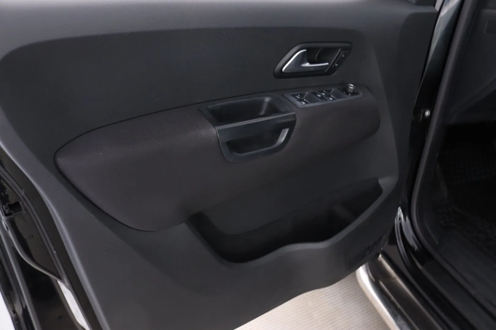 Volkswagen Amarok JKK-999 carousel image