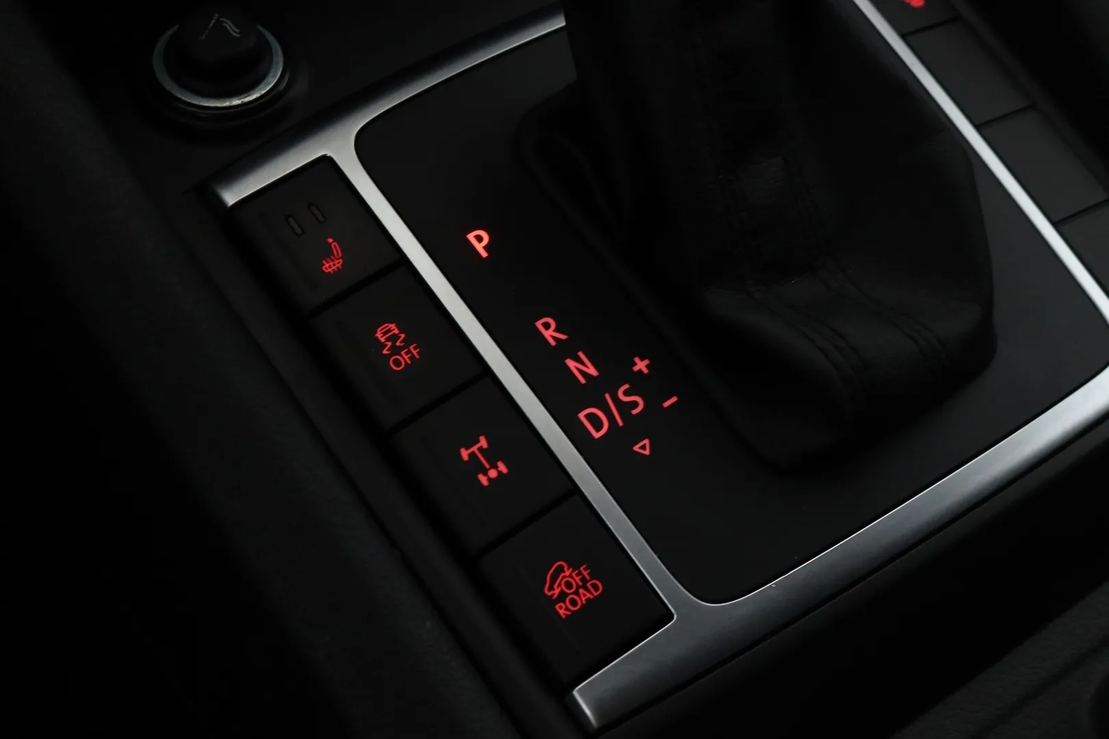 Volkswagen Amarok JKK-999 carousel image