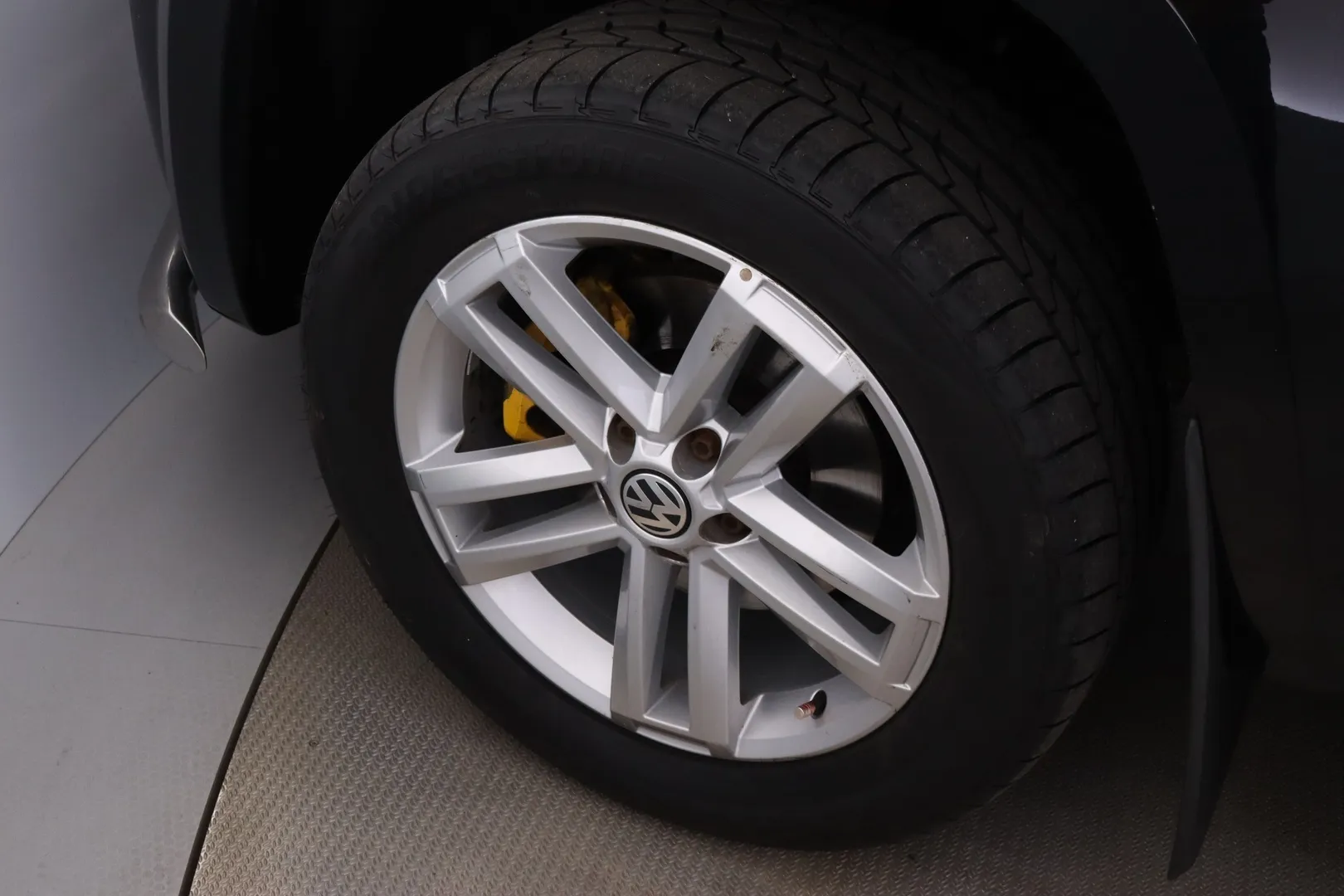 Volkswagen Amarok JKK-999 carousel image