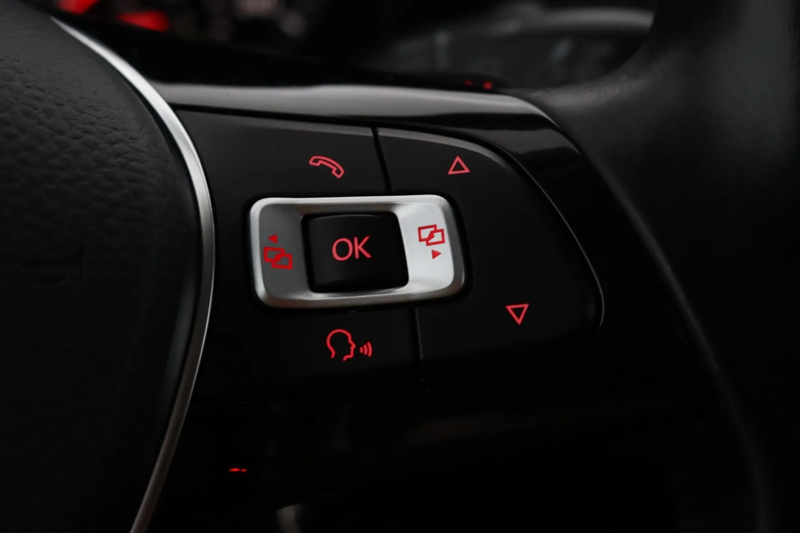 Volkswagen Amarok JKK-999 carousel image