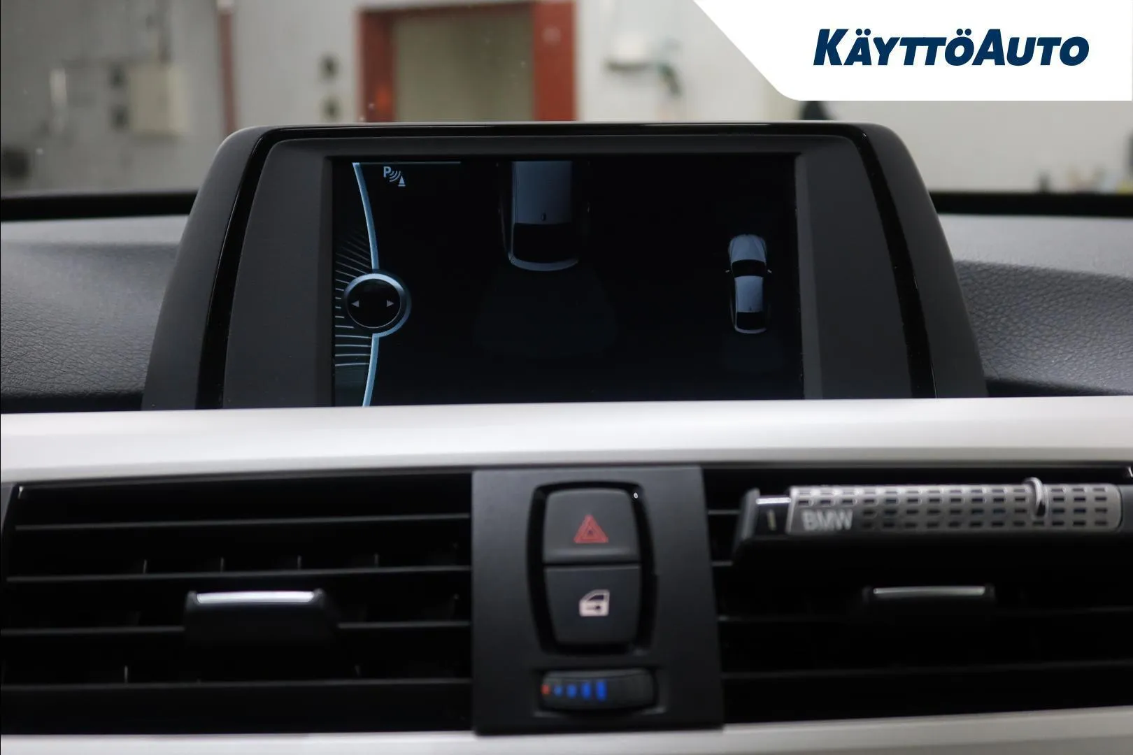 BMW 320 Gran Turismo CJJ-705 carousel image