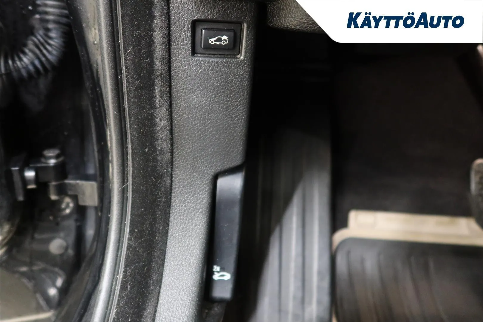 BMW 320 Gran Turismo CJJ-705 carousel image