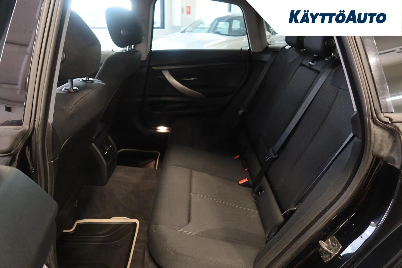 BMW 320 Gran Turismo CJJ-705 carousel image