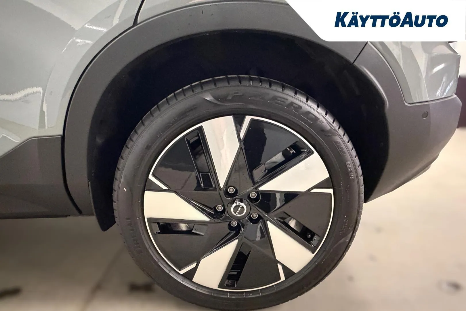 Volvo EX40 ZRA-764 carousel image