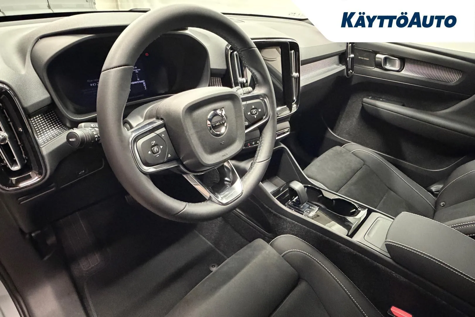 Volvo EX40 ZRA-764 carousel image